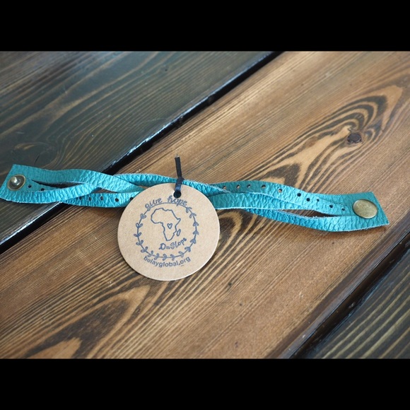 Teal Leather Snap Bracelet - Made in Rwanda - Picture 4 of 4